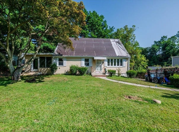 10 Hampton Terrace, White Plains, NY 10607