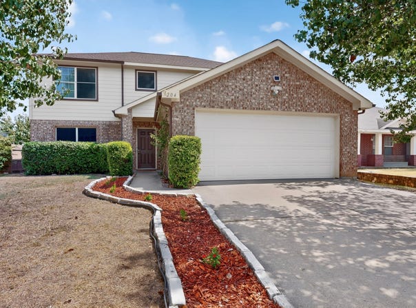 204 Centennial Place, Crowley, TX 76036