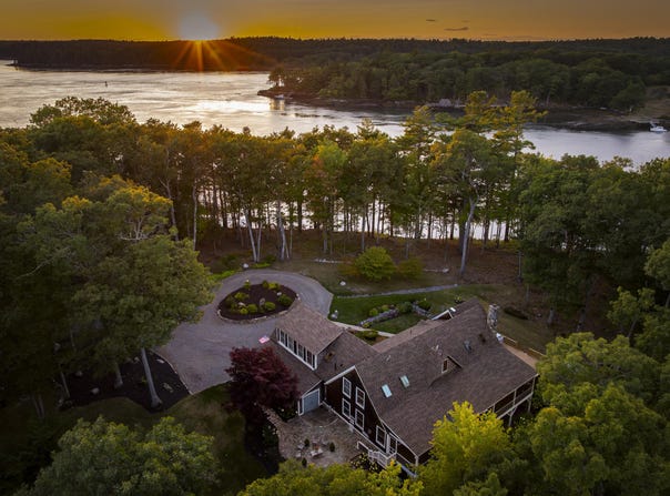 38 Higbee Lane, Boothbay, ME 04537