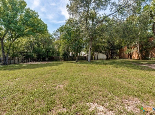 1412 W Hopkins Street lot: 4, San Marcos, TX 78666