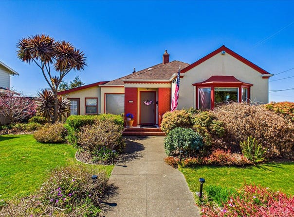 2006 D Street, Eureka, CA 95501
