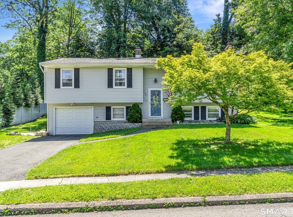 40 Bayberry Drive, Wallingford, CT 06492
