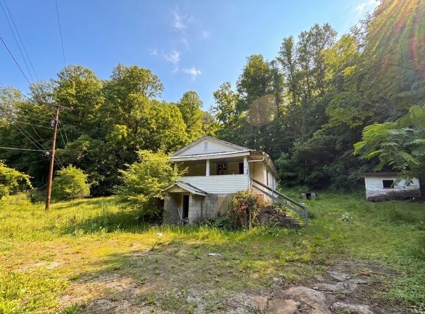 3238 Big Willard Rd, Busy, KY 41723
