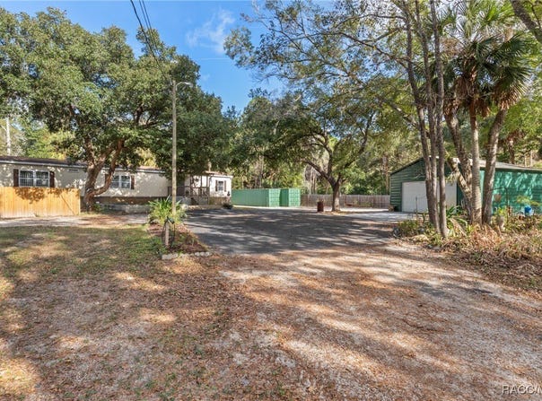 193 Gladys Avenue, Inglis, FL 34449
