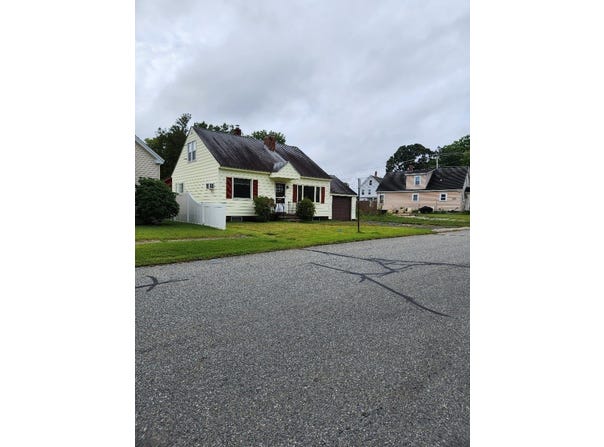 81 King St, Nashua, NH 03060