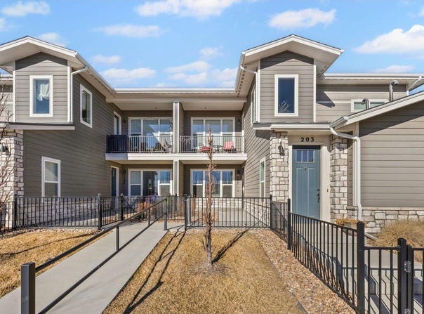 330 High Point Dr, Longmont, CO 80504