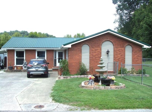 55 Conley Drive, Van Lear, KY 41265
