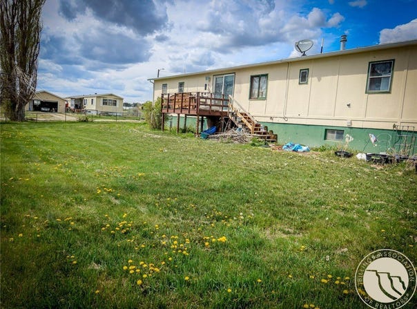 1526 3rd Street W, Roundup, MT 59072