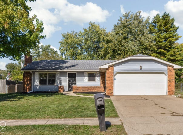 1006 Greenbrook Drive, Greenfield, IN 46140