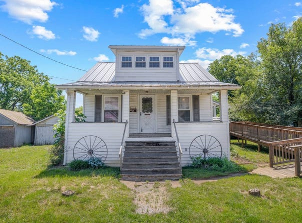 556 Sherwood Ave, Waynesboro, VA 22980