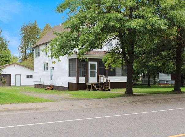 525 Chestnut Avenue, Carlton, MN 55718