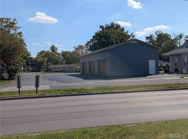 106 S Spencer Street, Bethalto, IL 62010
