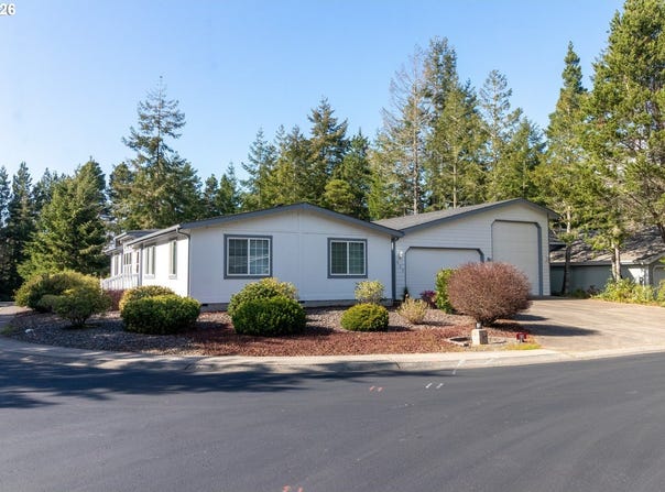 613 GLENBROOK Cir, Florence, OR 97439