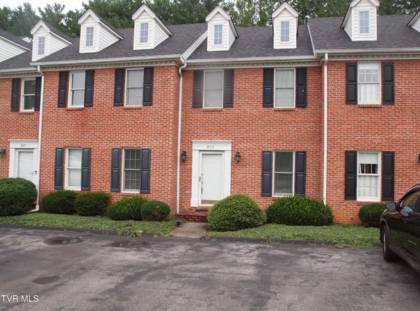 822 Wayne Avenue, Abingdon, VA 24210