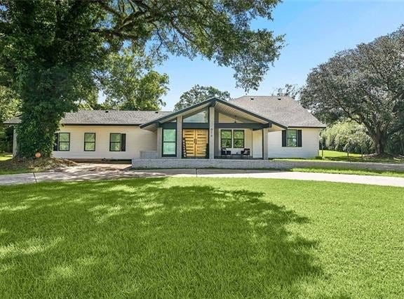 676 E RAILROAD Avenue, Independence, LA 70443