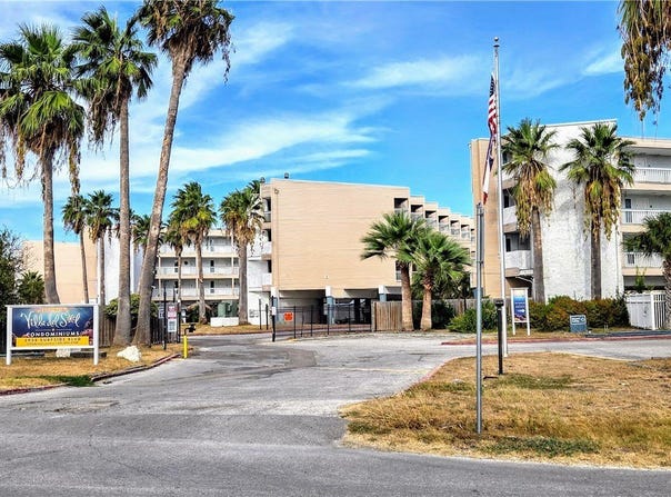 3938 Surfside Boulevard, Corpus Christi, TX 78402