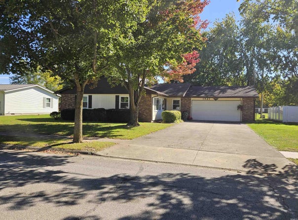 1521 Yorkshire Dr, Decatur, IN 46733