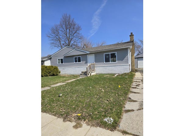 5017 Conners, Lansing, MI 48911