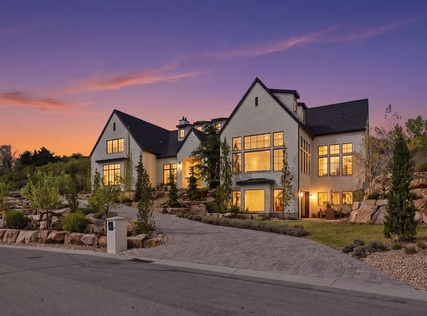 11 E CROSS HILL Ln, Sandy, UT 84092