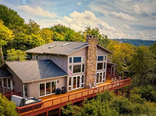 200 Summit Lodge Road, NC 28604