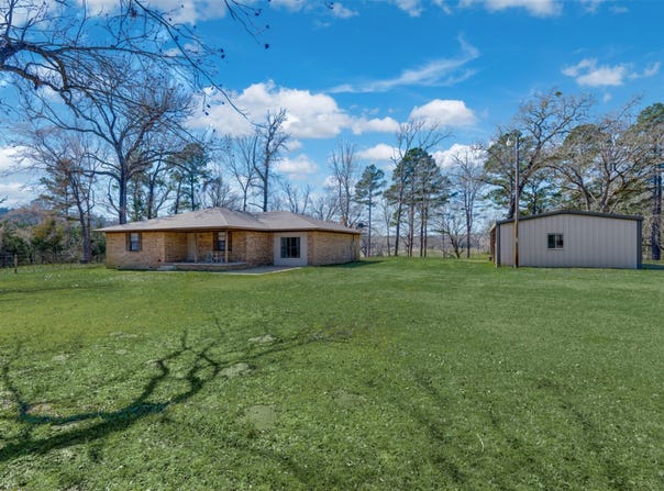 5730 E FM 323, Palestine, TX 75801