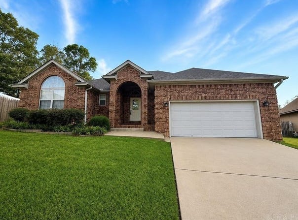 2 Harmony Cove, Maumelle, AR 72113