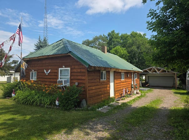 14032 OLD 32 RD, Mountain, WI 54149