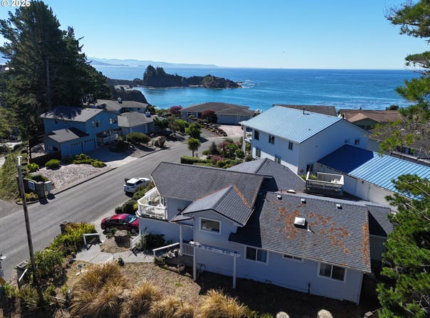 1102 SANDY Ln, Brookings, OR 97415