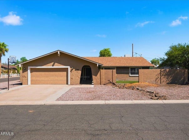 686 W 22ND Avenue, Apache Junction, AZ 85120