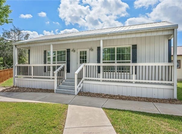 412 Leaning Oak Lane, Somerville, TX 77879