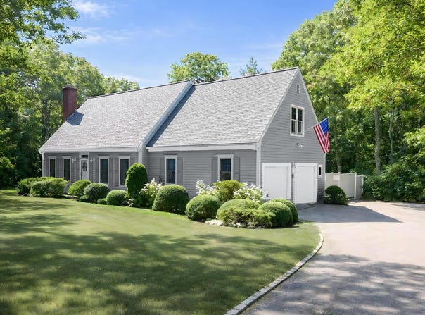 31 Little Neck Way, Marstons Mills, MA 02648