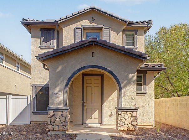 1385 S JOSHUA TREE Lane, Gilbert, AZ 85296