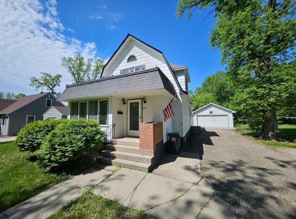 809 Park Avenue, Morris, MN 56267