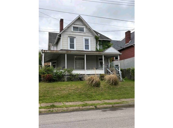 1060 Vance Ave, Coraopolis, PA 15108