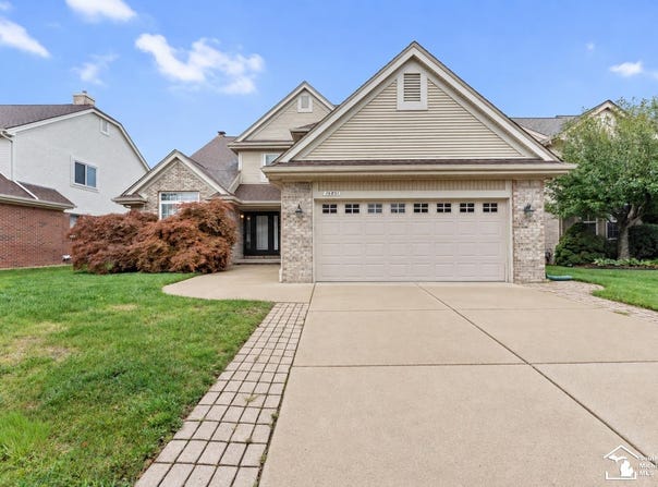 16851 Silverado Drive, Southgate, MI 48195