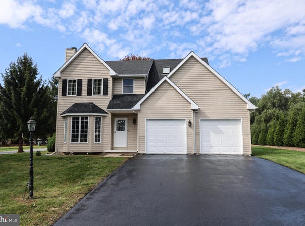 1015 WILLOW Drive, ORWIGSBURG, PA 17961