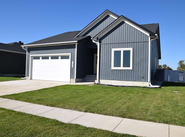 1606 Armory Dr., Columbus, NE 68601