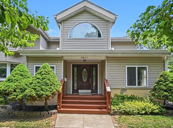 1011 State Street, Adrian, MI 49221