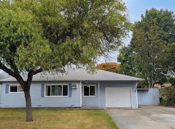 324 SPRUCE Dr, Brookings, OR 97415