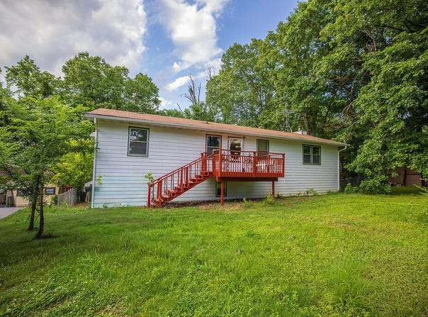 230 E Silver Creek Road, Forsyth, MO 65653