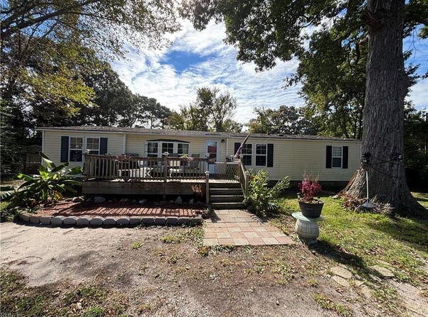106 Maple Circle, Moyock, NC 27958