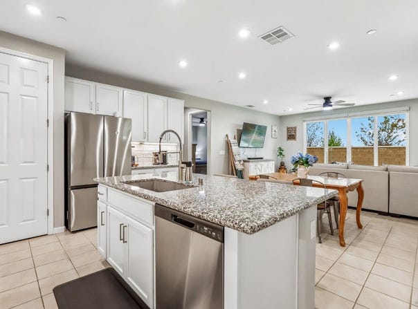 155 Arbor Grove, Dixon, CA 95620