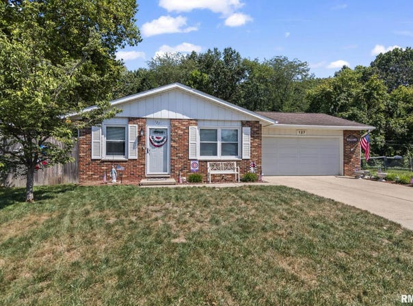127 E Hawkeye Way, Springfield, IL 62707-8534