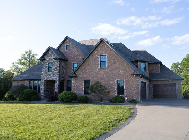 814 Lockport Drive, Centralia, MO 65240