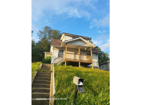 15 Suncrest Ave, Wheeling, WV 26003