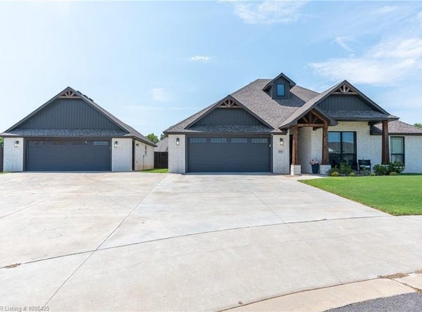 2823 Marissa CT, Van Buren, AR 72956
