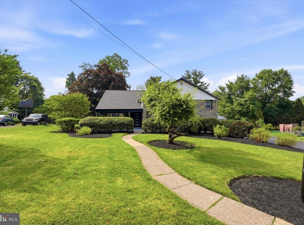 1919 COBDEN, GLENSIDE, PA 19038