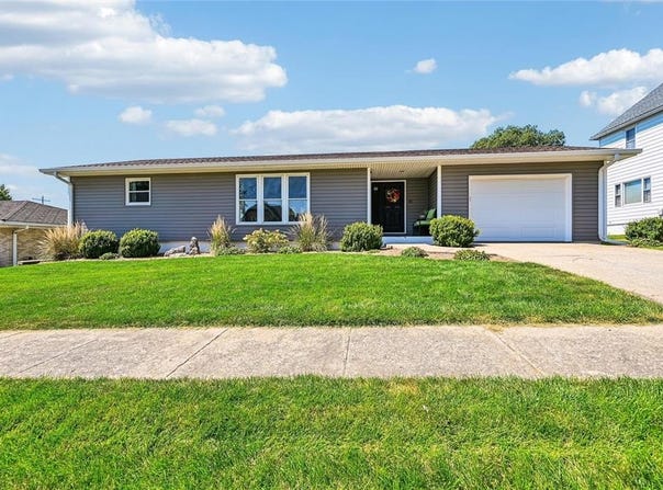 105 2nd Avenue, Keystone, IA 52249