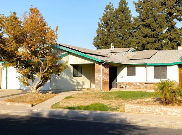 3585 Sunnyside Avenue, Clovis, CA 93611