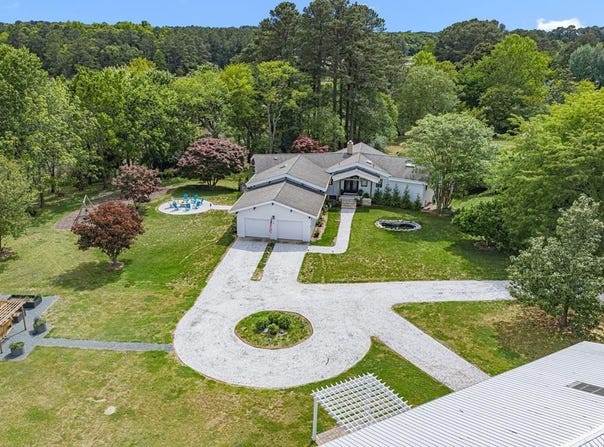 6078 HARMANTOWN RD, MACHIPONGO, VA 23405